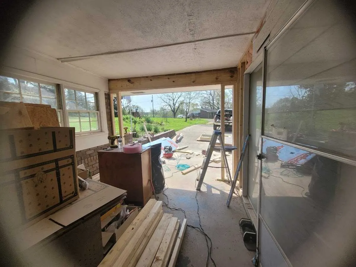 Air movers and dehumidifier for Drying & Dehumidification in Vienna